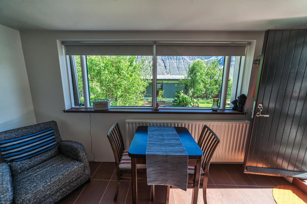 Solheimar Studio Apartment Ísafjörður Eksteriør bilde